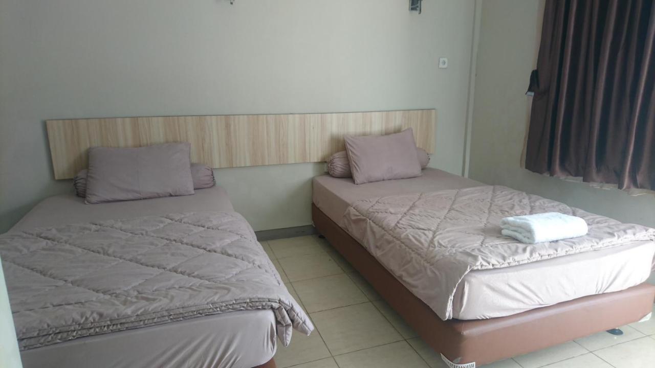 Liberty Homestay Parit (Riau) Exterior foto