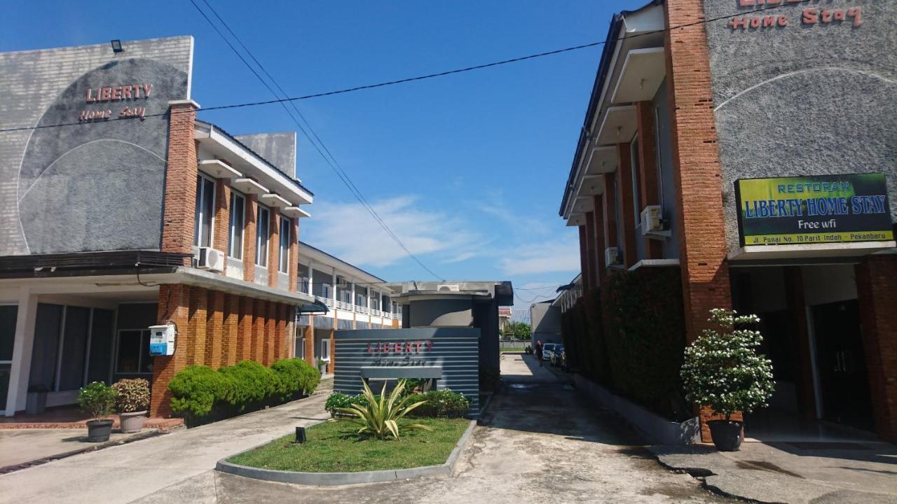 Liberty Homestay Parit (Riau) Exterior foto
