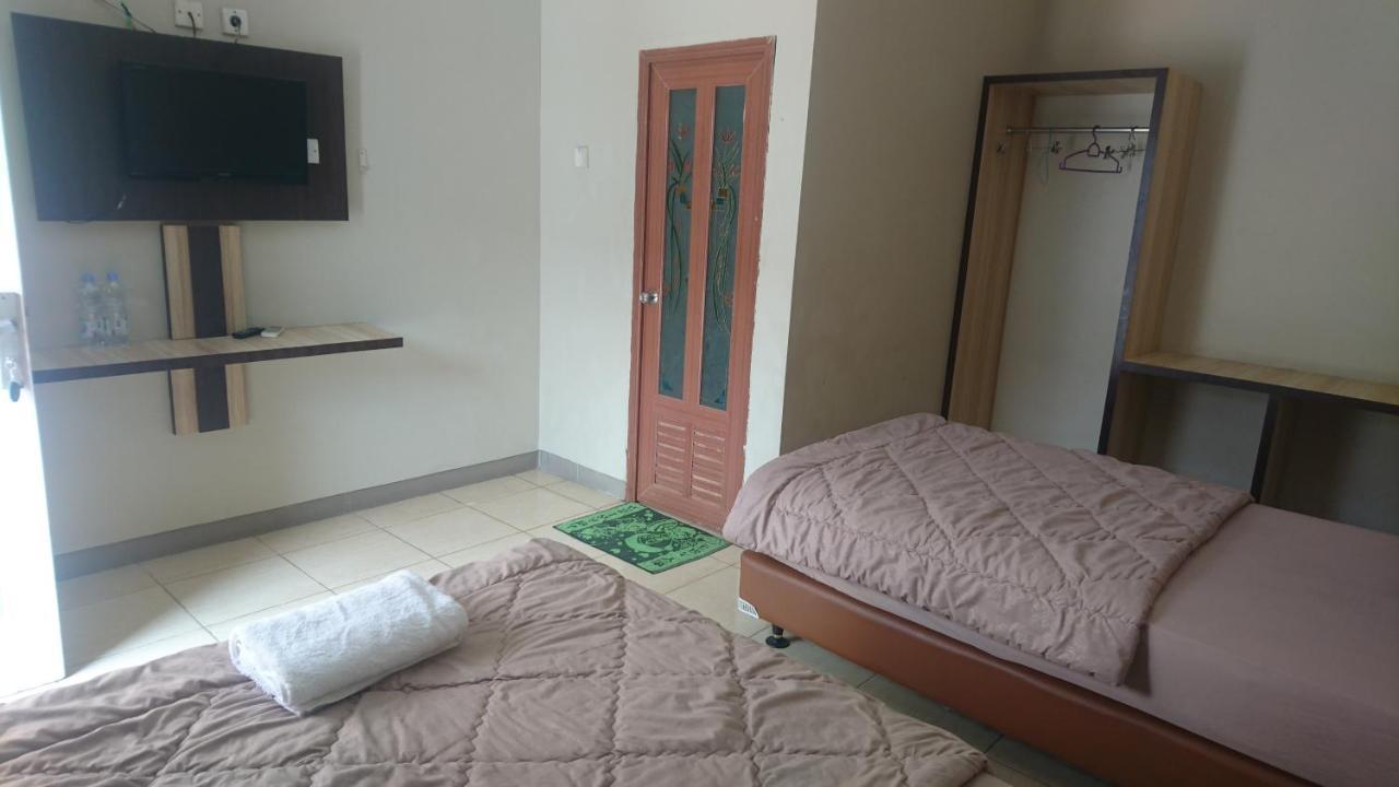 Liberty Homestay Parit (Riau) Exterior foto